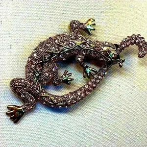 Lizard Pink and Gold Rhinestone Brooch Vintage
